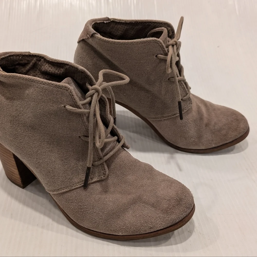 TOMS Lunata women's tan suede block heel lace-up oxford ankle booties size 8